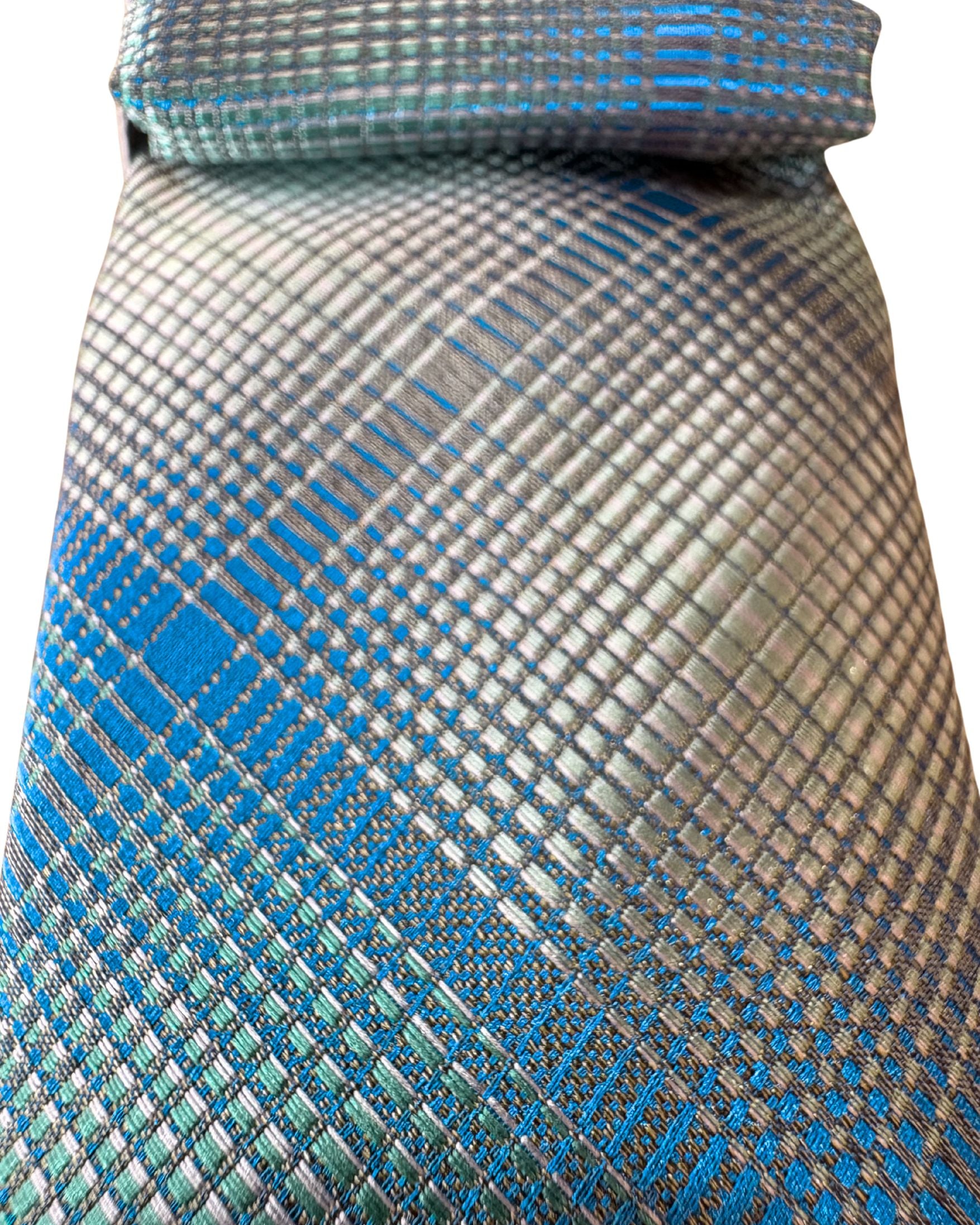 Set Corbata Azul Degradé con Pañuelo PERRY ELLIS – Patrón Cuadriculado Elegante